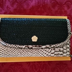 Eric Javits wallet black & white